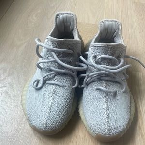 100% authentic yeezy sneakers